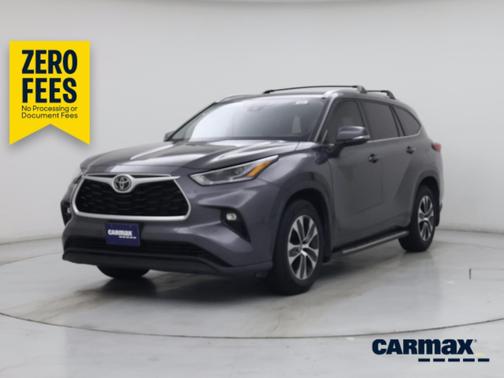 Gray 2021 Toyota Highlander XLE