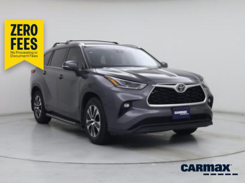 Gray 2021 Toyota Highlander XLE