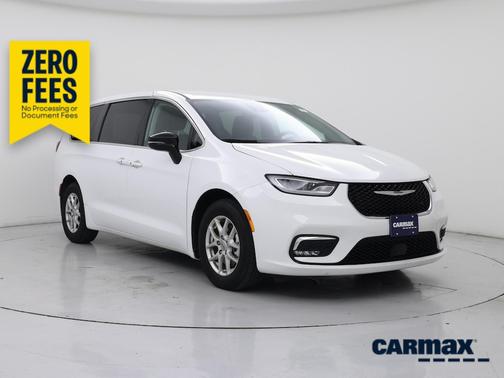 White 2024 Chrysler Pacifica Touring L