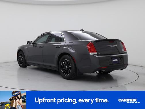 2018 Chrysler 300 Touring