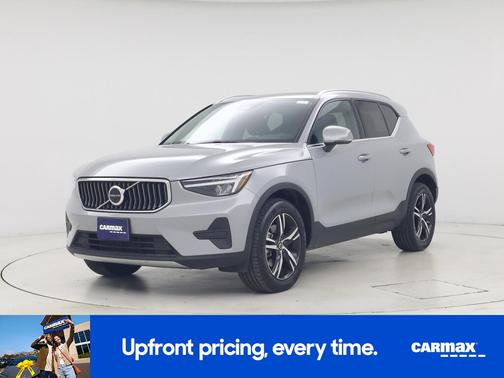 2025 Volvo XC40 B5 Core Bright Theme