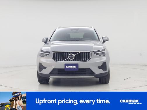 2025 Volvo XC40 B5 Core Bright Theme