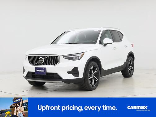 2025 Volvo XC40 B5 Core Bright Theme