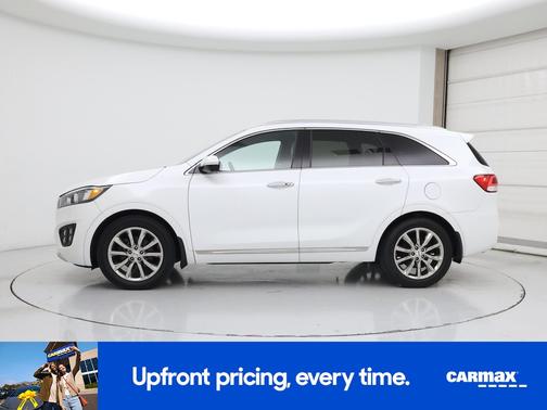 White 2017 Kia Sorento Limited