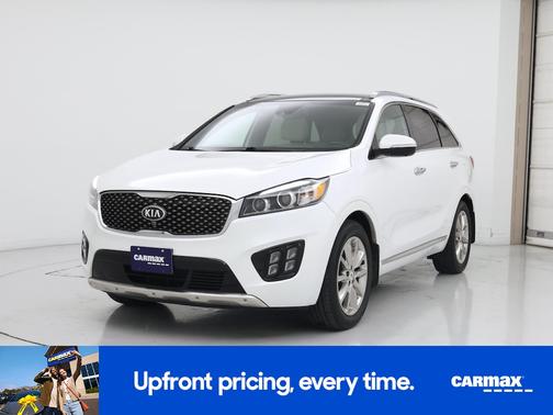 White 2017 Kia Sorento Limited