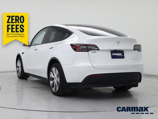 White 2024 Tesla Model Y Long Range