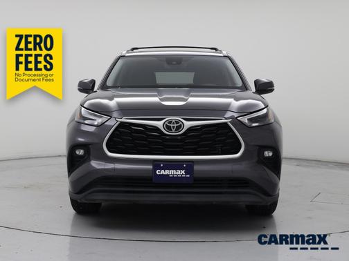 Gray 2022 Toyota Highlander XLE