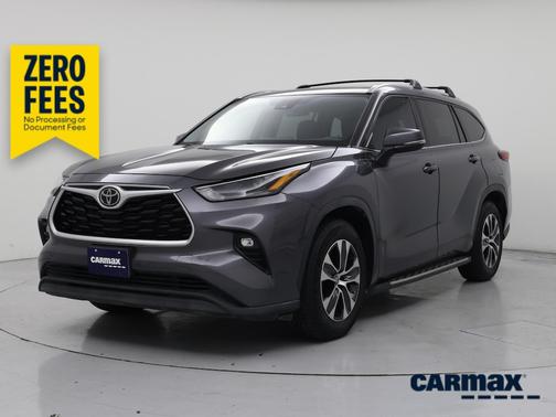 Gray 2022 Toyota Highlander XLE