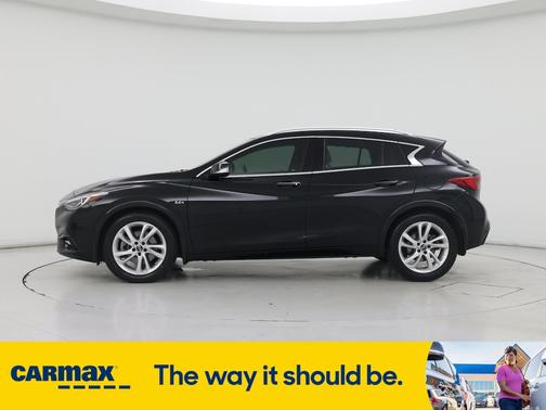 2018 INFINITI QX30 Essential