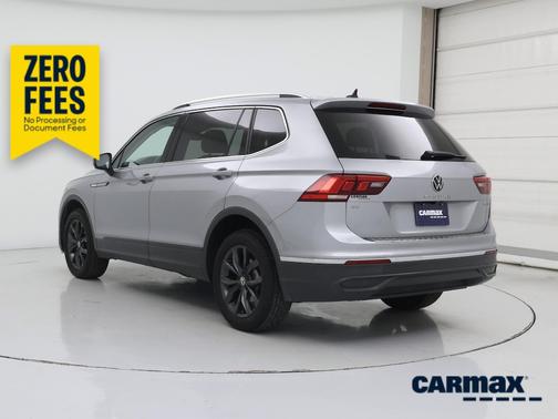 Gray 2022 Volkswagen Tiguan SE