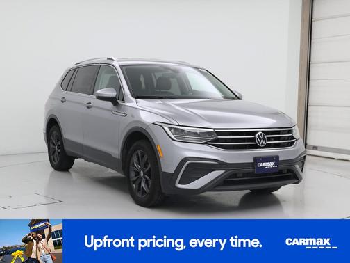 Gray 2022 Volkswagen Tiguan SE