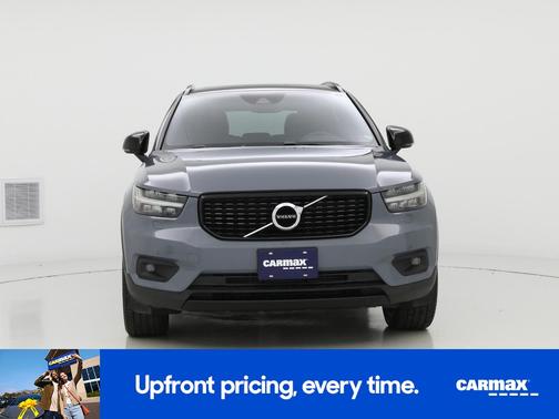 2022 Volvo XC40 T4 R-Design