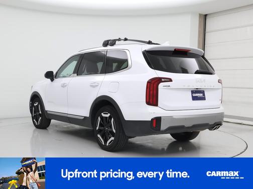 White 2025 Kia Telluride S