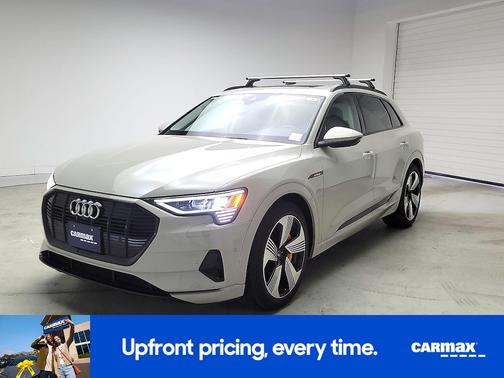 2022 Audi e-tron Premium Plus