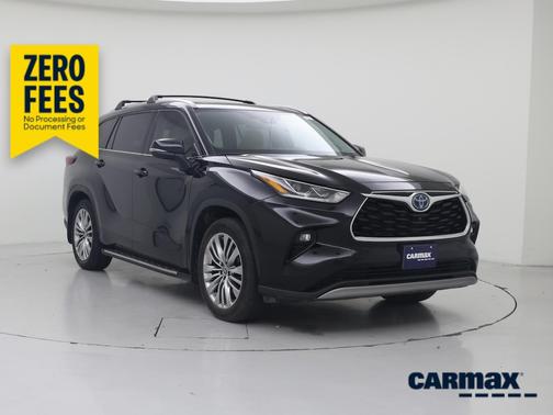 Black 2024 Toyota Highlander Hybrid Platinum