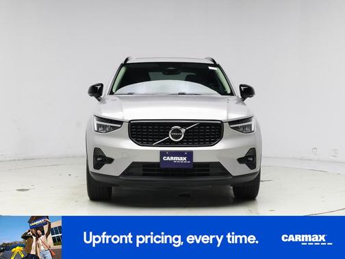 Silver 2023 Volvo XC40 B5 Plus Dark Theme
