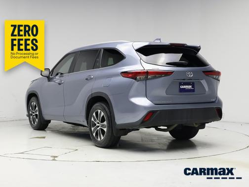 Blue 2023 Toyota Highlander XLE