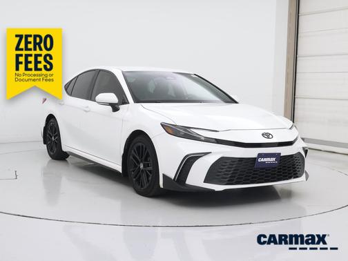 White 2025 Toyota Camry SE