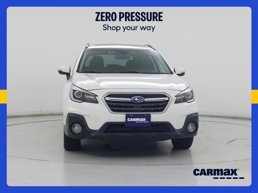 White 2019 Subaru Outback 3.6R Touring