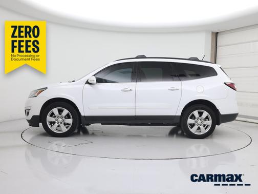 White 2016 Chevrolet Traverse LT