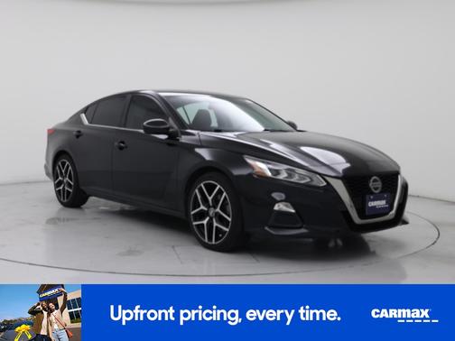 Black 2019 Nissan Altima SR