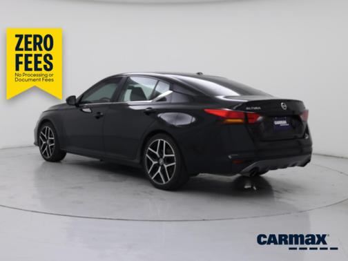 Black 2019 Nissan Altima SR