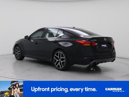 Black 2019 Nissan Altima SR
