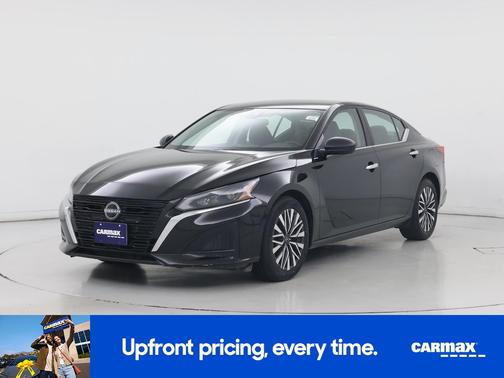 Black 2024 Nissan Altima SV