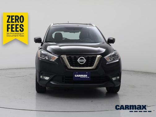Black 2019 Nissan Kicks SR