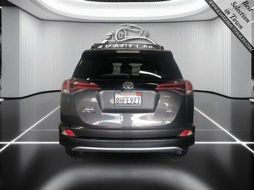2018 Toyota RAV4 SE