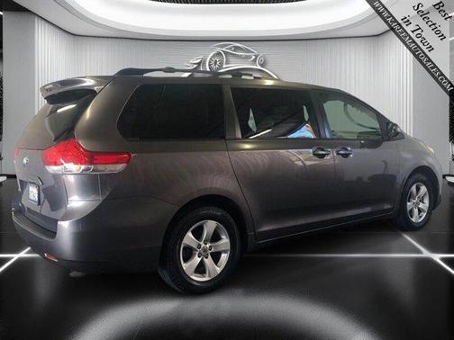 2013 Toyota Sienna LE