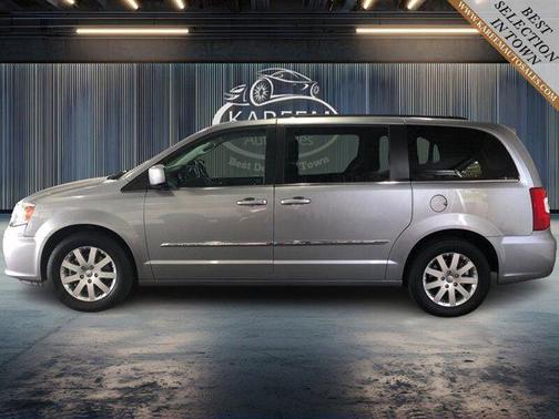 2016 Chrysler Town & Country Touring