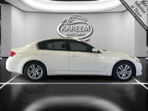 2015 INFINITI Q40 Base