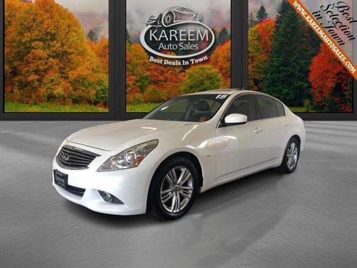 2015 INFINITI Q40 Base