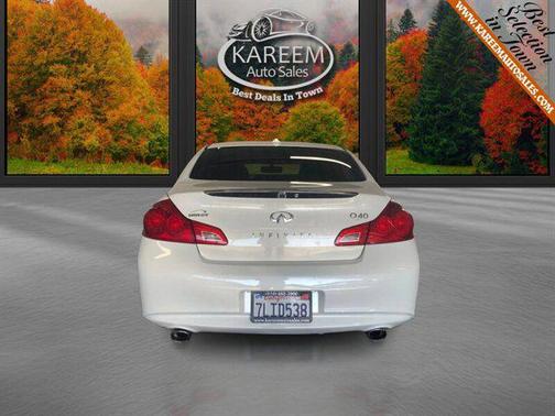 2015 INFINITI Q40 Base