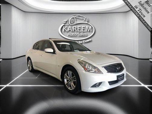 2015 INFINITI Q40 Base