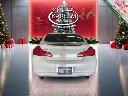 2015 INFINITI Q40 Base