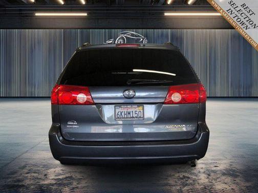 2010 Toyota Sienna LE