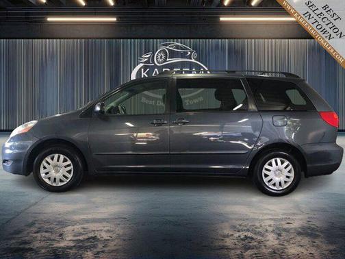 2010 Toyota Sienna LE