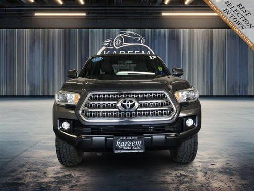 2017 Toyota Tacoma SR