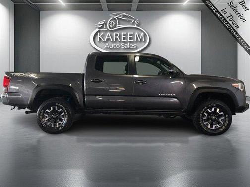 2017 Toyota Tacoma SR