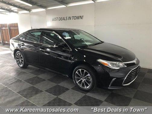 Photo 2 of 26 of 2018 Toyota Avalon XLE