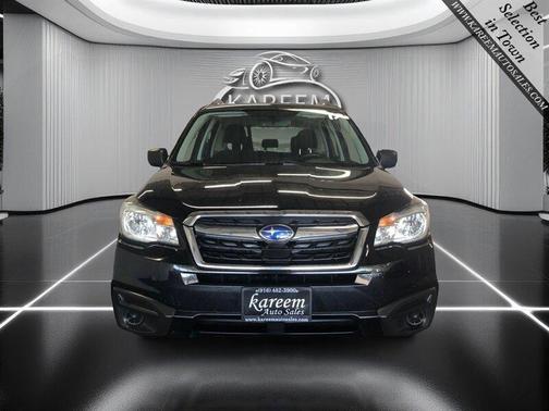 Crystal Black Silica 2017 Subaru Forester 2.5i