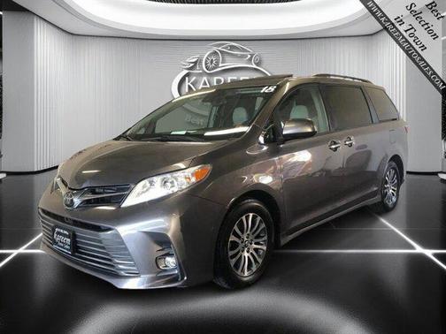 2018 Toyota Sienna XLE
