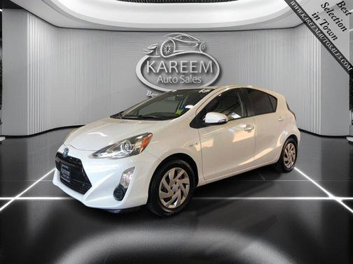 Super White 2015 Toyota Prius c Three