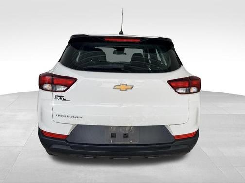 Summit White 2023 Chevrolet Trailblazer LS