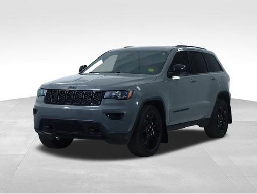 2019 Jeep Grand Cherokee LAREDO