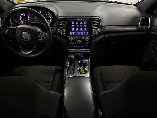 2019 Jeep Grand Cherokee LAREDO