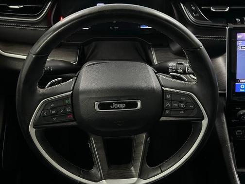 Metallic 2022 Jeep Grand Cherokee LIMITED