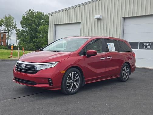 Radiant Red Metallic II 2022 Honda Odyssey Touring